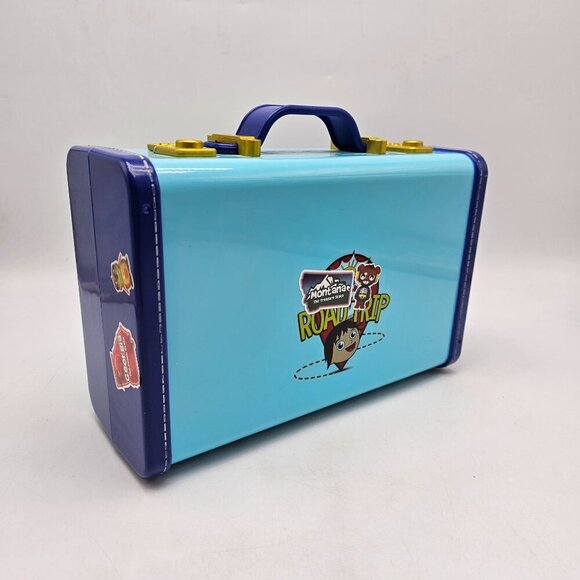 2020 Ryan's World Miniature Collectible Figures With Carrying Case Toy Van USED - Picture 9 of 11